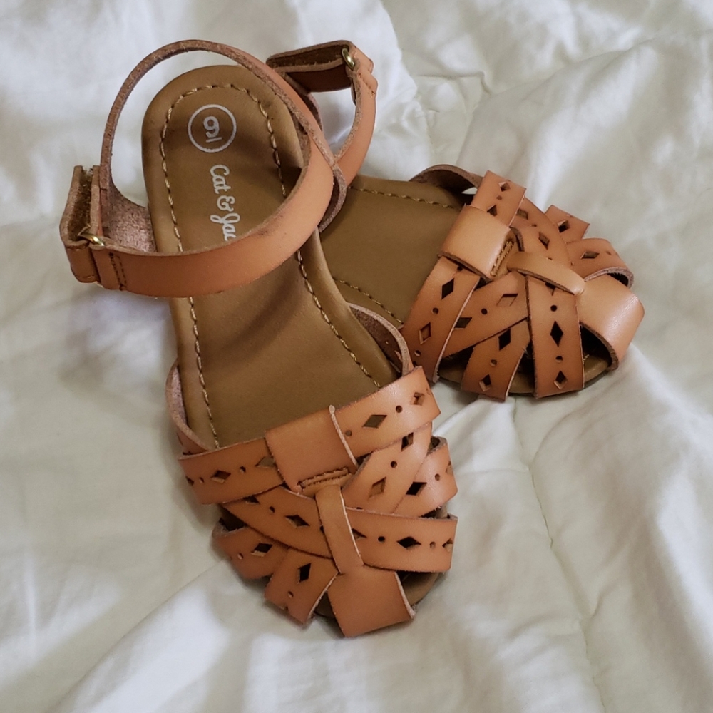 NWOT Little Girls size 9 Sandles